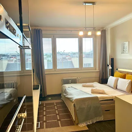 Moderný Pri Pešej Zóne Apartamento